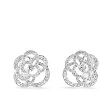 Your Battling Diamonds Elegance involving